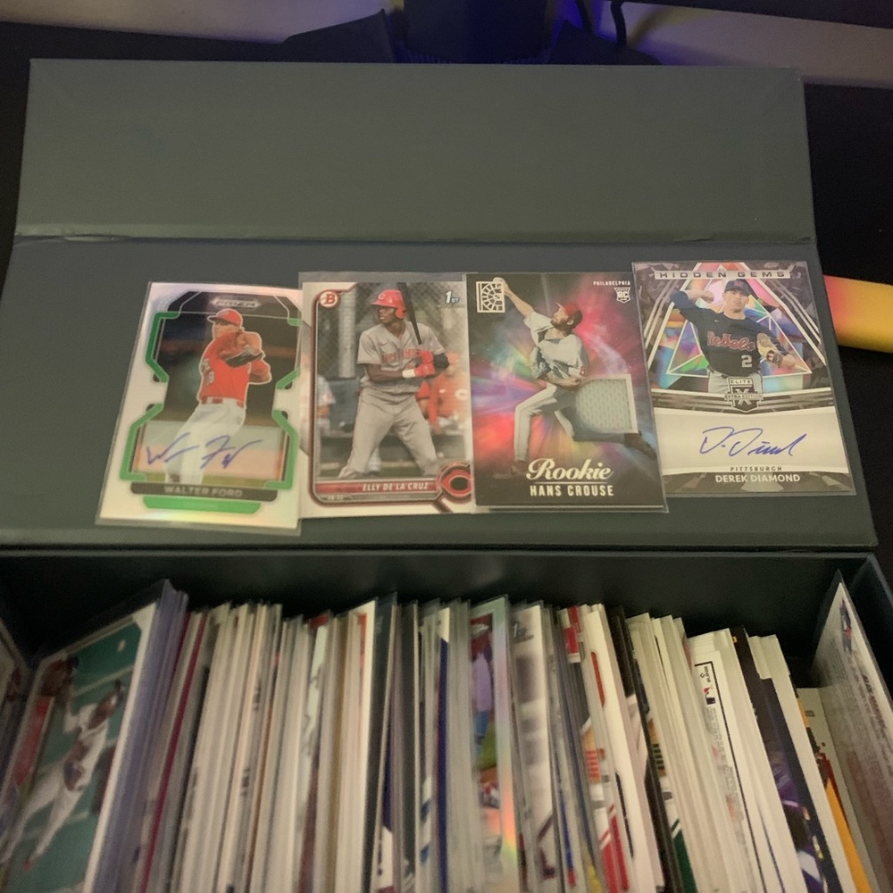 Over 120+ baseball card rookies, Parallels, autos, relics lot. GREAT VALUE